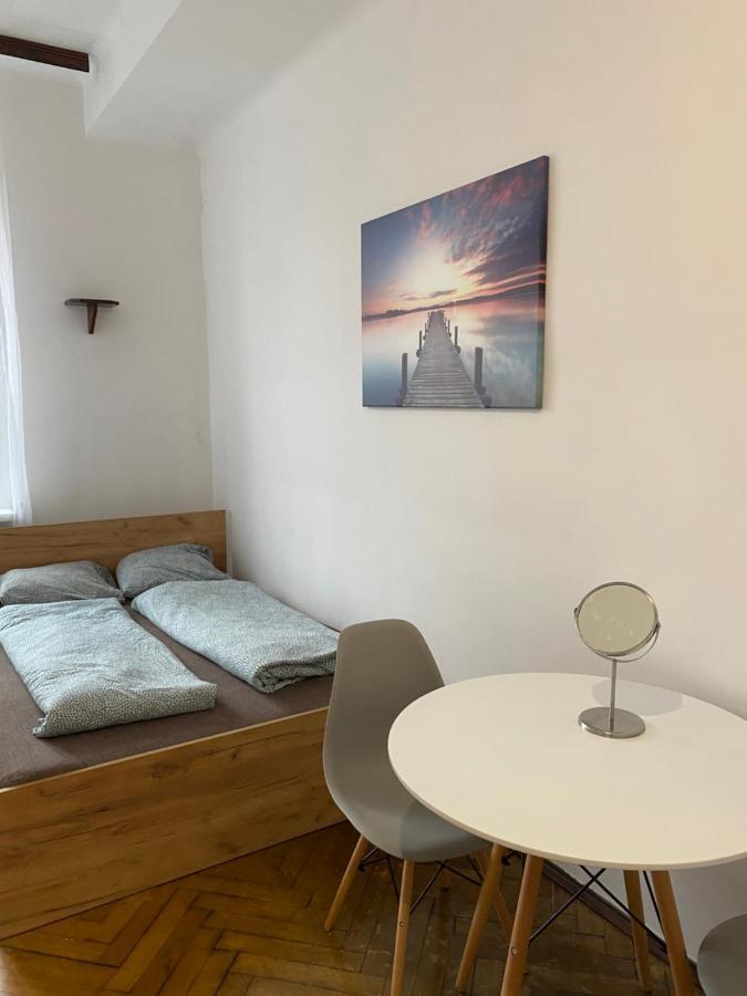 Classy Rooms In Old Town Krasków Exterior foto