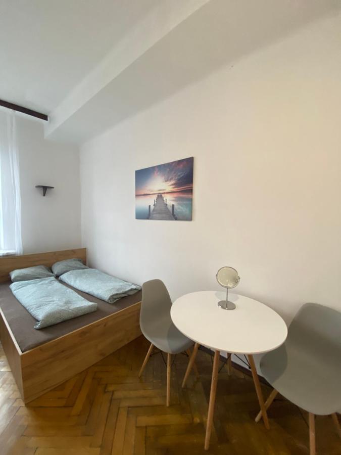 Classy Rooms In Old Town Krasków Exterior foto